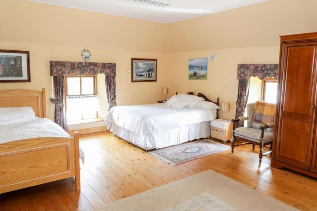An Maide Ban, Cootehill Villa Bagian luar foto