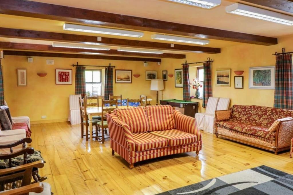 An Maide Ban, Cootehill Villa Bagian luar foto